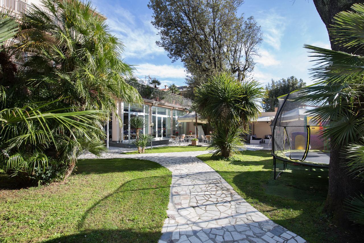 Hotel Roma Marina di Massa Exterior foto